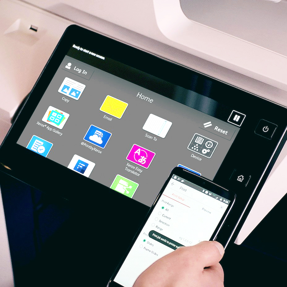 Mail avec téléphone devant la technologie ConnectKey® proposé par Xerox®.