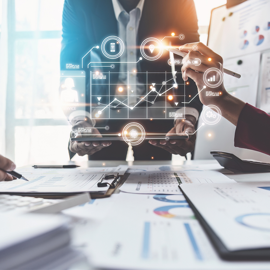 groupe de travail qui fonctionnent avec un logiciel CRM